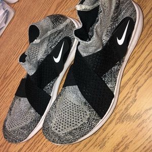 Nike Flyknit Freeruns